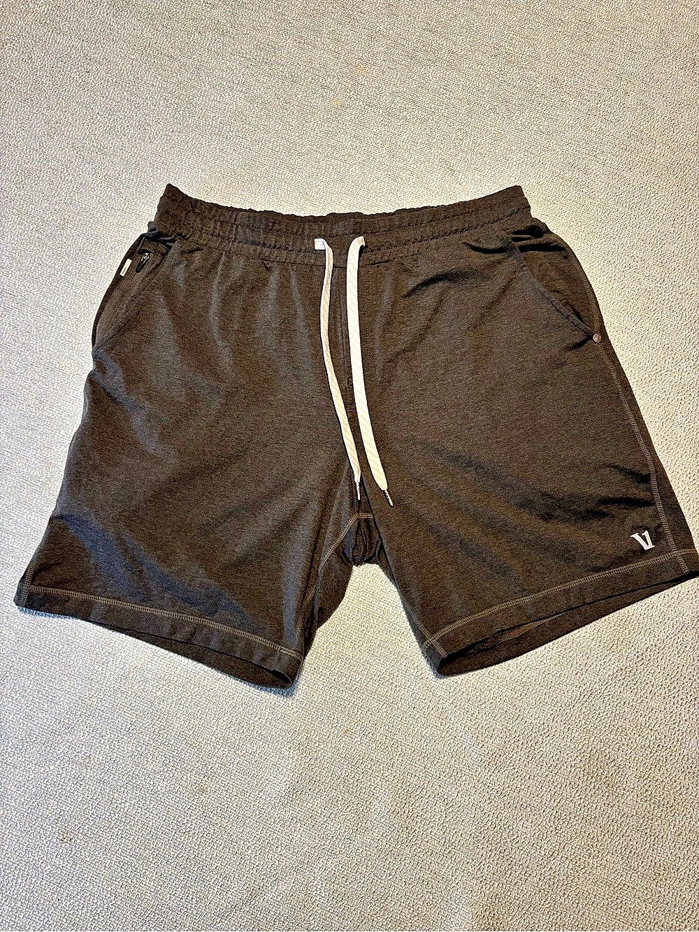 Vuori Men’s Ponto Shorts in Olive Green Size Medium